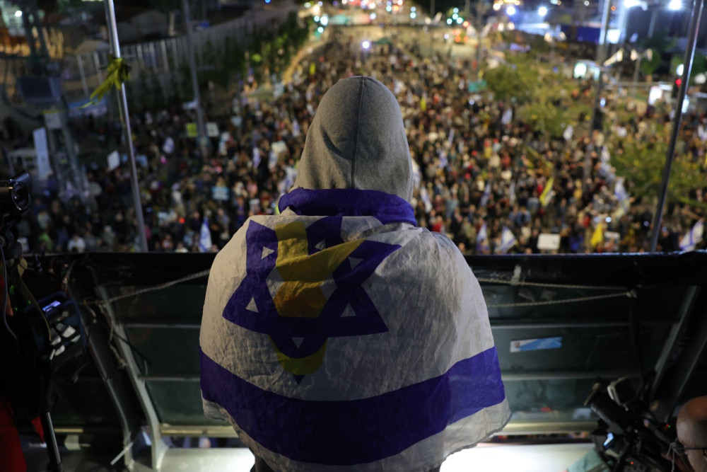 Η παραίτηση Βέλντκαμπ, οι «ευαισθησίες» και τα ωμά συμφέροντα