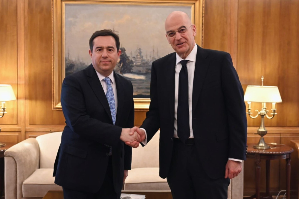 Συνάντηση Δένδια με Μηταράκη: Προχωρά η ανακαίνιση του τελωνείου Χίου από τον στρατό