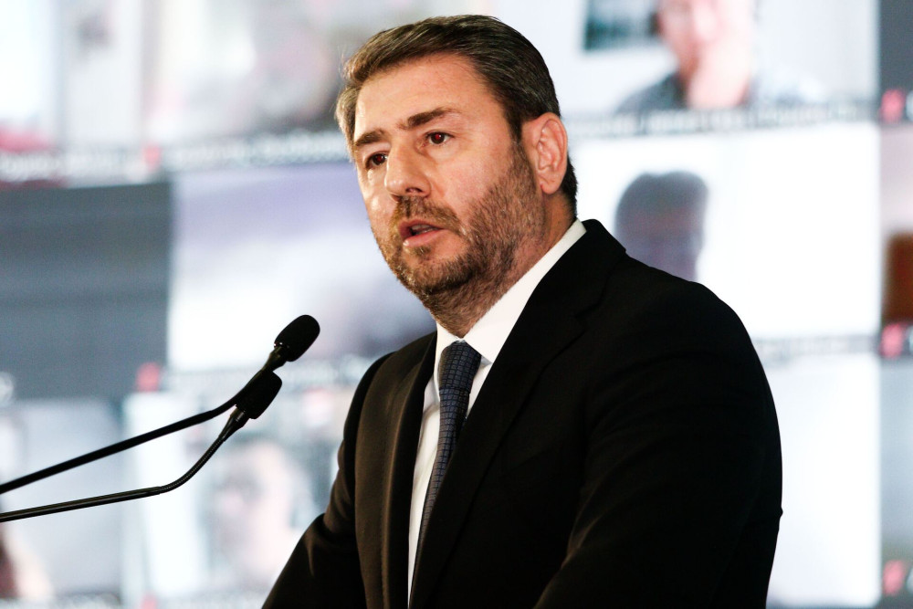 Νίκος Ανδρουλάκης: αντιγράφει με επιτυχία όλα τα «αποτυχημένα» συνθήματα του Τσίπρα