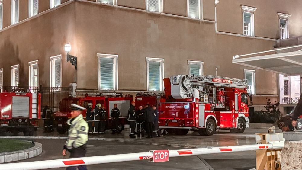Φάρσα το μήνυμα για βόμβα στη Βουλή - Γνώριμος στις Αρχές ο άνδρας που το έστειλε (photos)