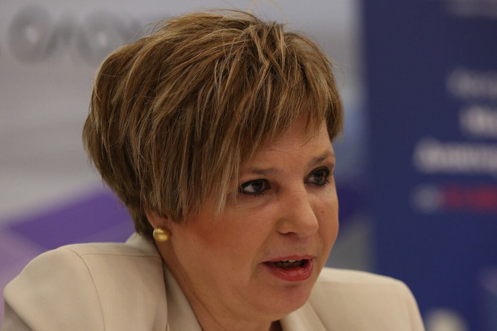 Μάτι: Οι χοροί της Γεροβασίλη, 9 μήνες μετά την τραγωδία, με τον κ. «θάψ’ τα, γιατί θα σε σκίσουμε»