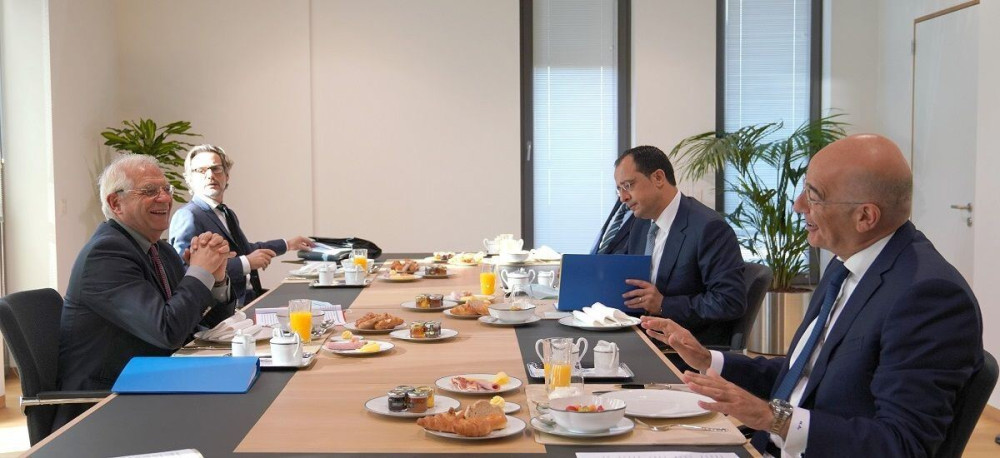 Οι ευρωτουρκικές σχέσεις στη συνάντηση Δένδια – Χριστοδουλίδη – Μπορέλ