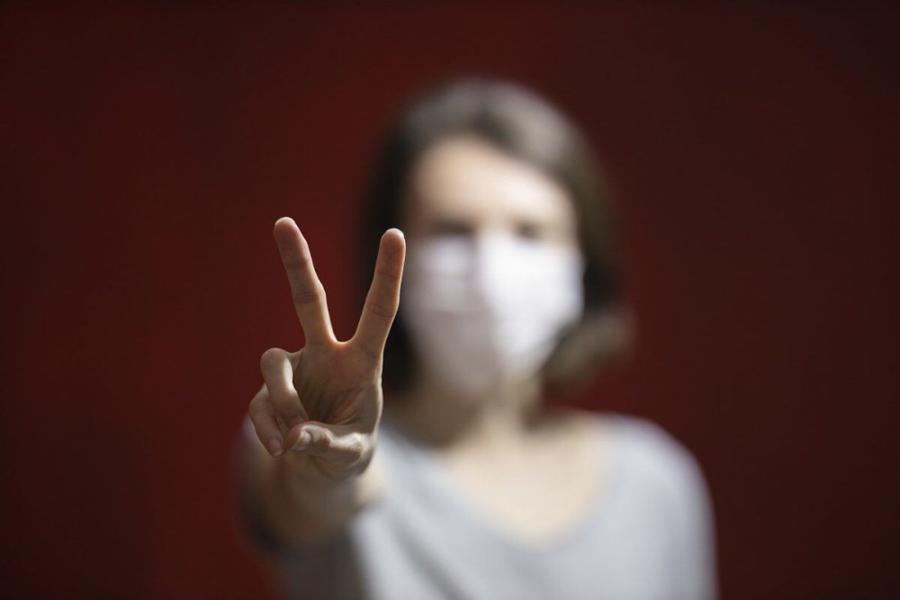 Σε επιφυλακή η κυβέρνηση για τα κρούσματα κορωνοϊού στη χώρα μας