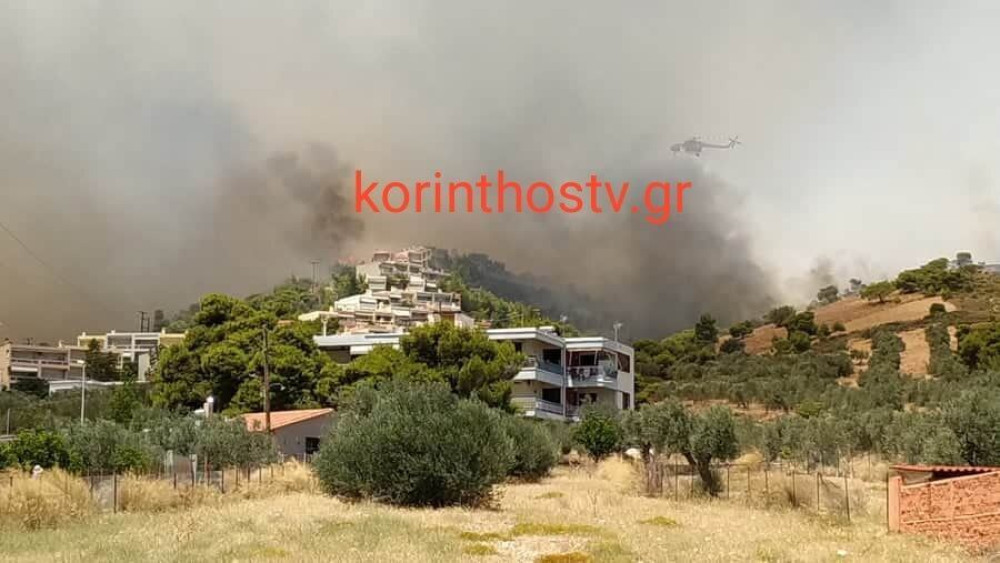Μαίνεται η φωτιά στις Κεχριές: Εκκενώθηκαν οικισμοί και κατασκήνωση – Επί τόπου ο Χαρδαλιάς (vid)