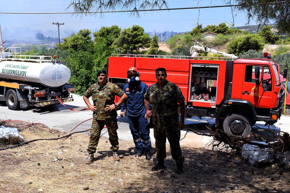 Μάχη με τις φλόγες στις Κεχριές Κορινθίας – Διάσπαρτες οι εστίες
