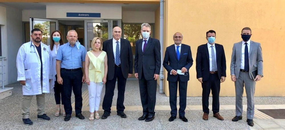 Το νοσοκομείο ΑΧΕΠΑ επισκέφθηκε ο Τζέφρι Πάιατ (pic)