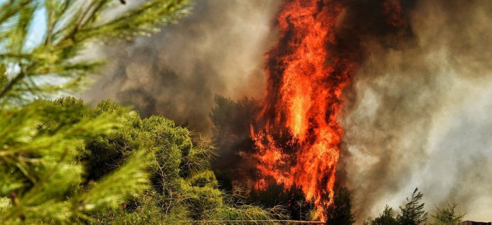 Παραμένει πολύ υψηλός ο κίνδυνος πυρκαγιάς αύριο (25/7) σε δύο περιφέρειες