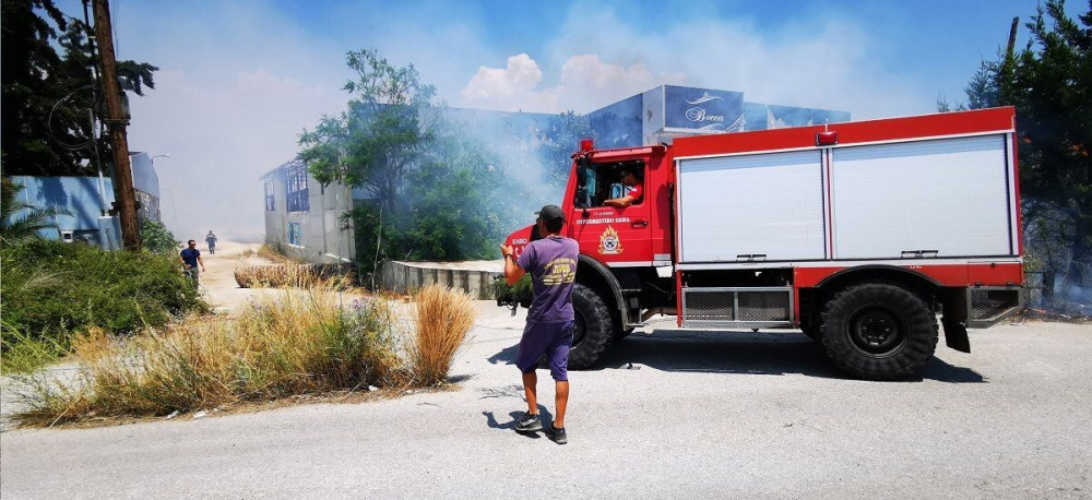 Πυρκαγιά στις Κεχριές Κορινθίας – Εκκενώθηκε παιδική κατασκήνωση