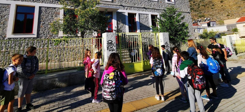 Τα δημοτικά σχολεία και νηπιαγωγεία που καταργούνται ή συγχωνεύονται