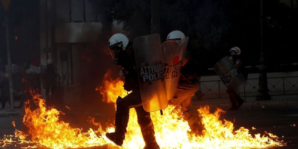 Η έκθεση της ΕΛΑΣ για τα οργανωμένα επεισόδια στο Σύνταγμα