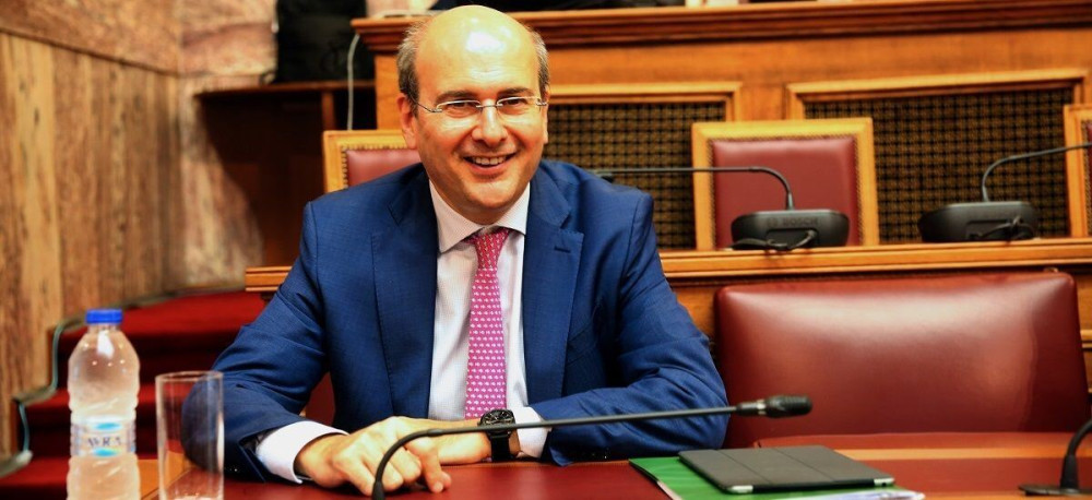 «Ναι» επί της αρχής στο ν/σ για την ηλεκτροκίνηση – Διαβεβαιώσεις Χατζηδάκη για αλλαγές