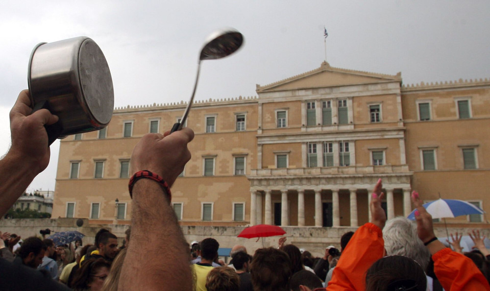 Η αντιπολίτευση παίζει τα ρέστα της