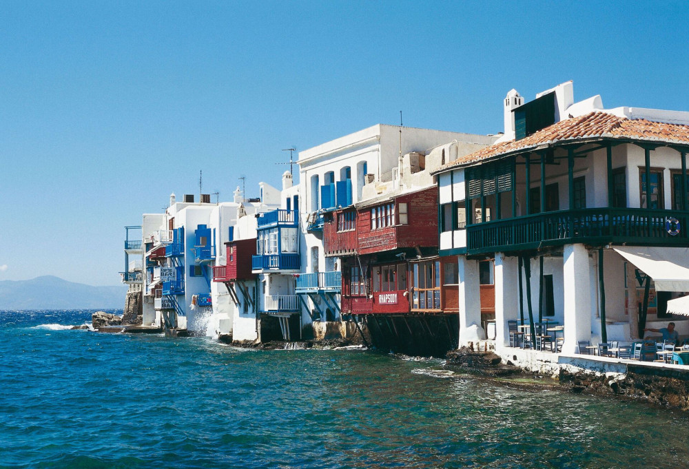 Προς την έξοδο ο προϊστάμενος της πολεοδομίας Μυκόνου: ελέγχεται για κακουργήματα