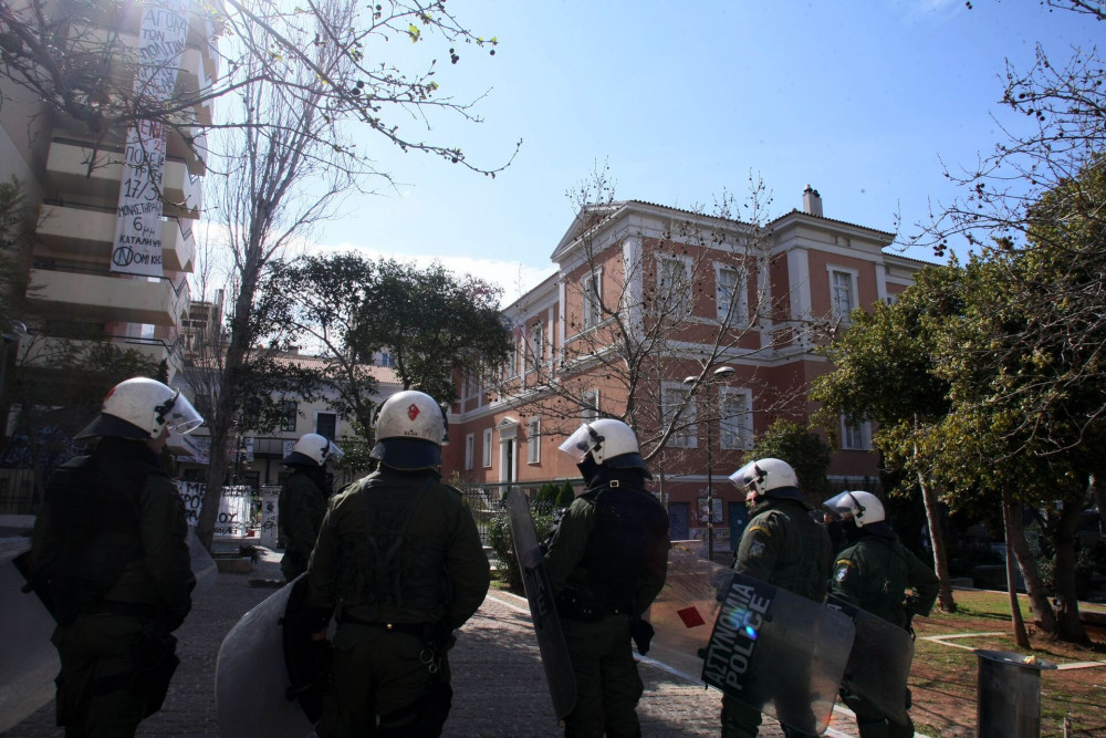 ΕΛΑΣ: μεγάλη αστυνομική επιχείρηση σε χώρους της Νομικής Σχολής Αθηνών (video)