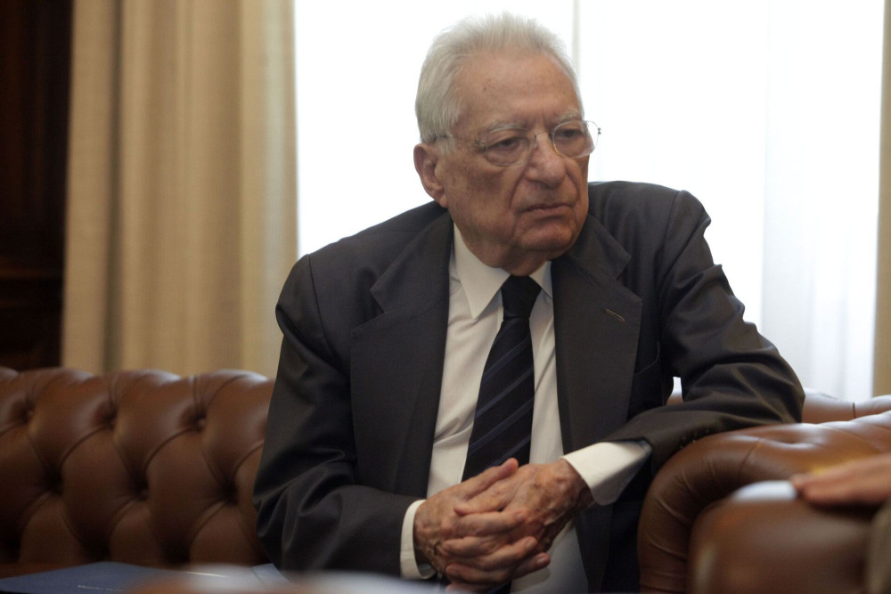 Απεβίωσε ο Πέτρος Μολυβιάτης – Εμβληματική μορφή της ελληνικής διπλωματίας και πολιτικής