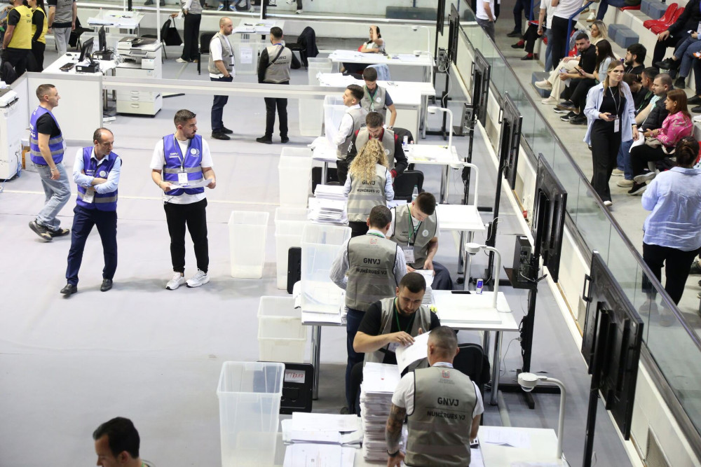 Εκλογές στην Αλβανία: προβάδισμα Ράμα στα exit poll - Την Τρίτη τα αποτελέσματα