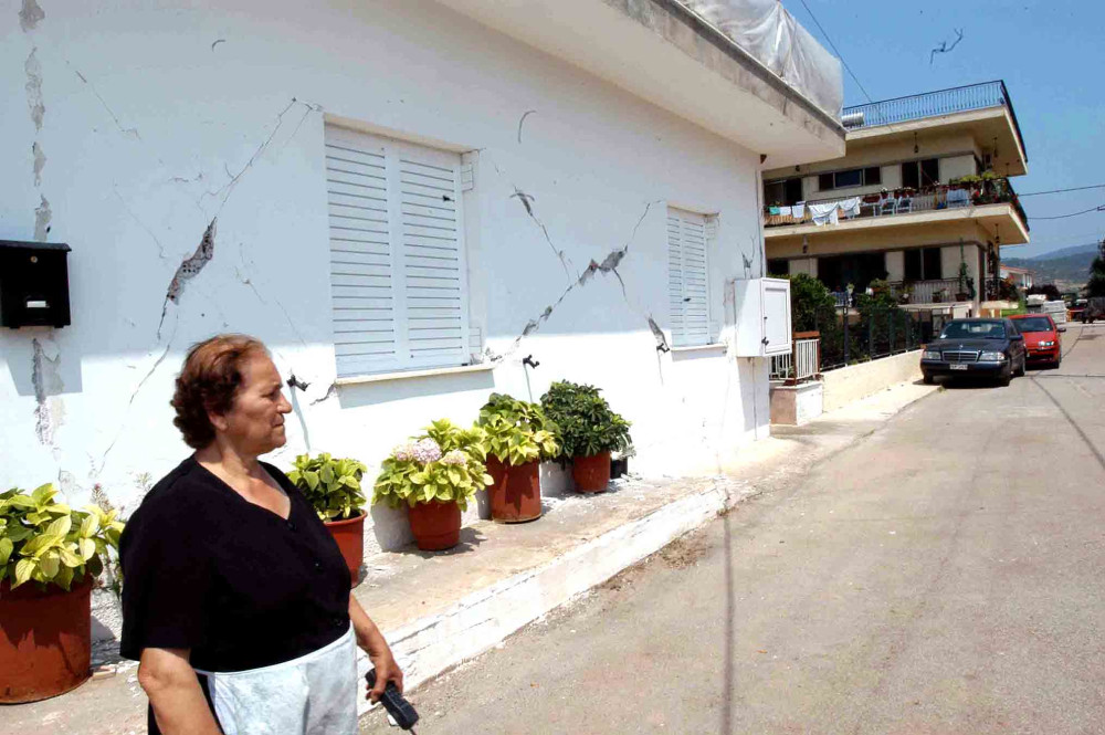 Σεισμός στην Εύβοια: ρωγμές σε 50 κτήρια - Τι φοβούνται οι σεισμολόγοι