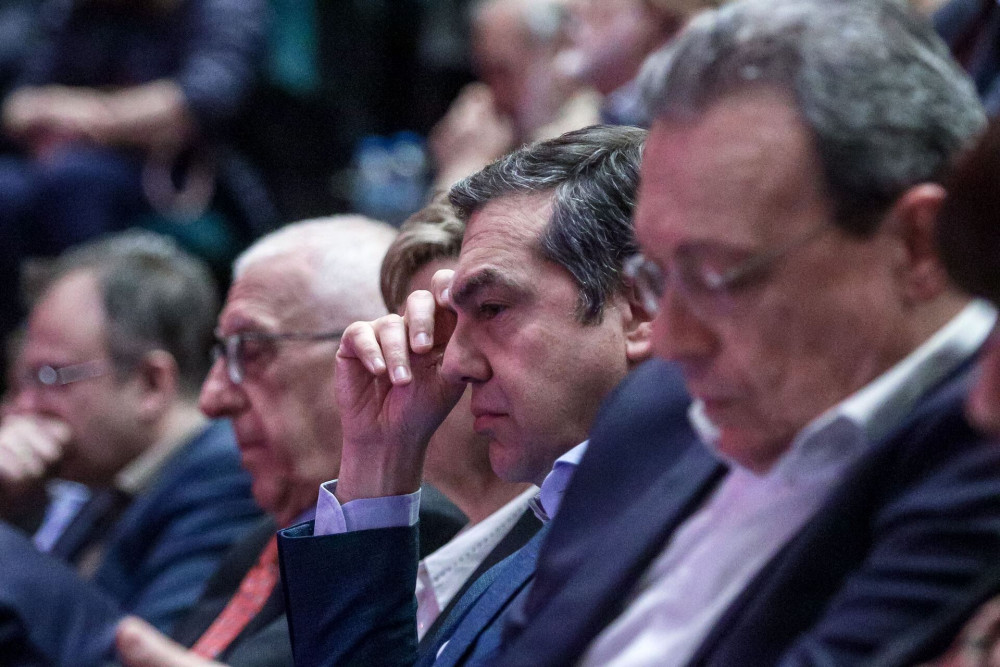 Πού να επιστρέψει ο Αλέξης Τσίπρας; Δεν τον θέλουν ούτε οι δικοί του