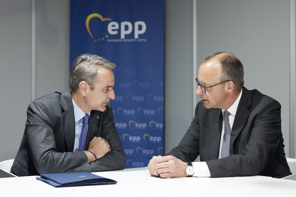 Συνάντηση Μητσοτάκη-Μερτς στο Βερολίνο: στην ατζέντα το μεταναστευτικό