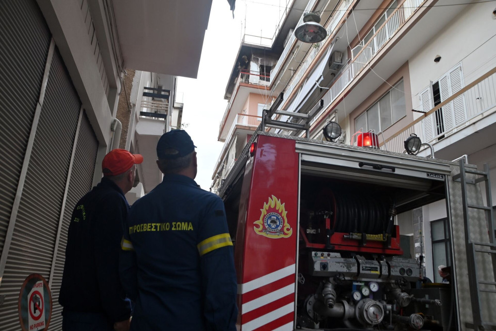 Τραγωδία στην Πρέβεζα: Μια ηλικιωμένη ανασύρθηκε νεκρή από φωτιά σε σπίτι - Με βαριά εγκαύματα η αδελφή της