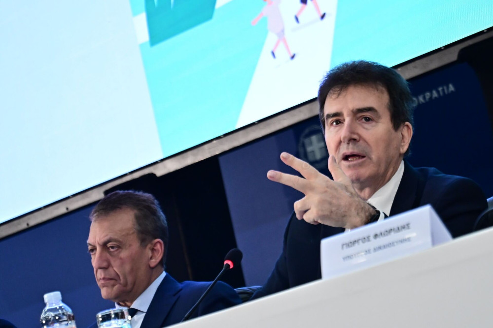 Χρυσοχοΐδης: Νέα «ασπίδα» για τους ανηλίκους από την ΕΛΑΣ