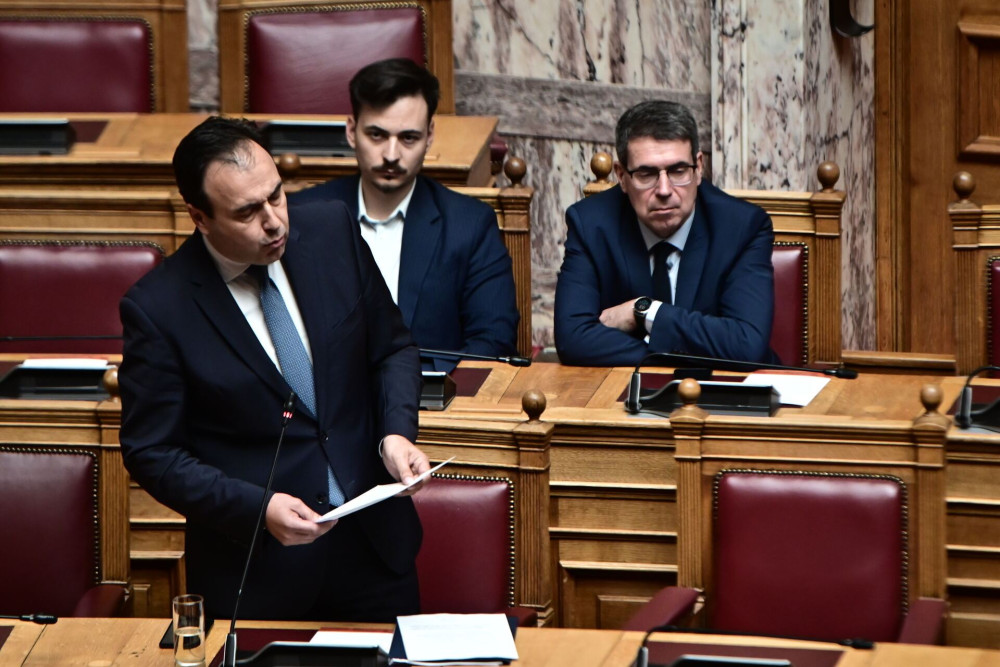 Η κρυφή γοητεία της συνωμοσιολογίας: Λογική Παπαστεργίου στα παράλογα για τον  προσωπικό αριθμό