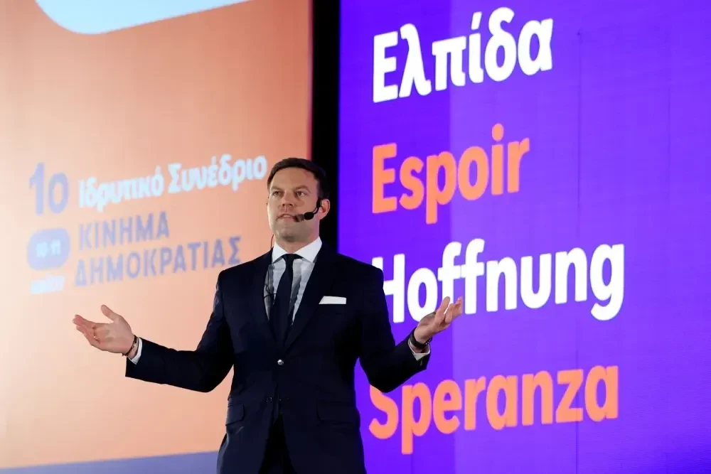 Ανεβάζει τους τόνους ο Κασσελάκης μετά την αποχώρηση της Κυριακής Μάλαμα