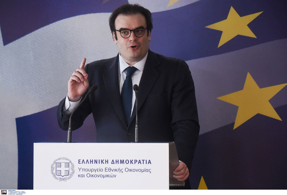 Πιερρακάκης στο Bloomberg: Στόχος η αποπληρωμή των δανείων διάσωσης δέκα χρόνια νωρίτερα