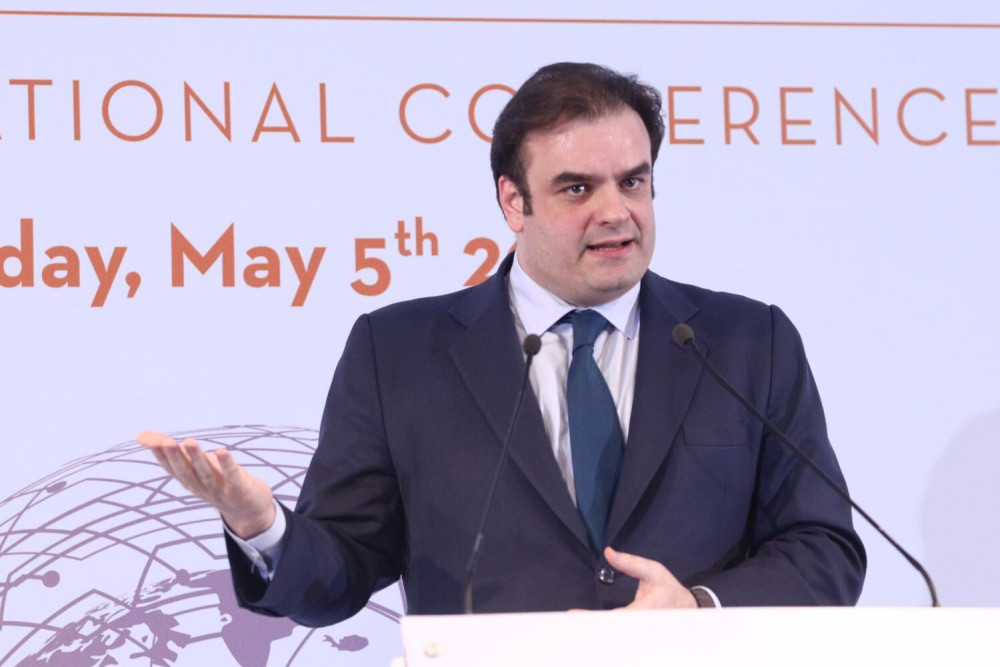 Πιερρακάκης: Σημαντικό βήμα η αφαίρεση βαρών από τους πολύτεκνους με τη φορολογική μεταρρύθμιση