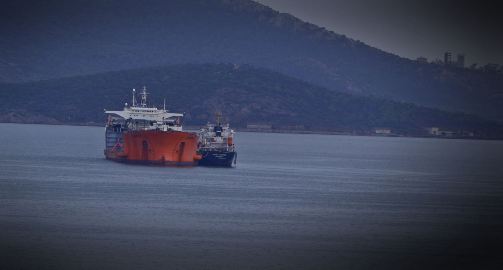 Στενά του Ορμούζ: χτυπήθηκε πλοίο ελληνικών συμφερόντων - Ασφαλές το πλήρωμα
