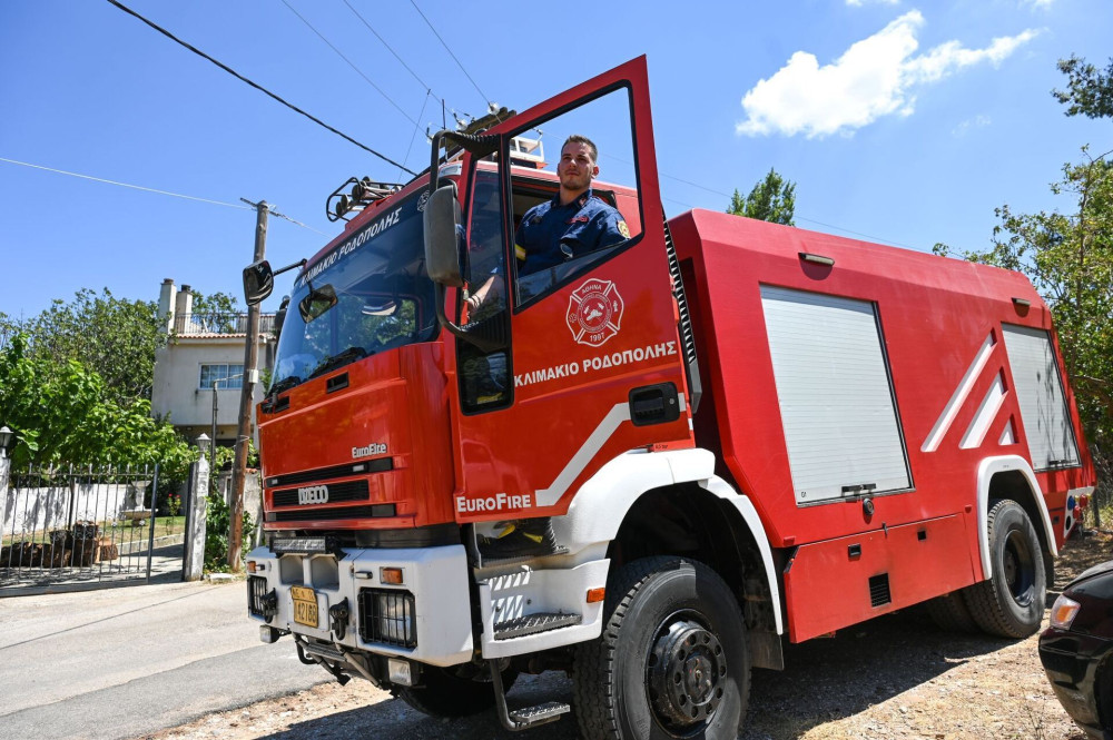 Σε ύφεση και χωρίς ενεργό μέτωπο η πυρκαγιά στο Σπαθάρι Ευβοίας