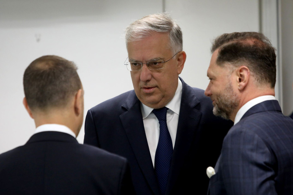 Συνάντηση Θεοδωρικάκου με DFC: στο επίκεντρο η επένδυση στα Ναυπηγεία Ελευσίνας