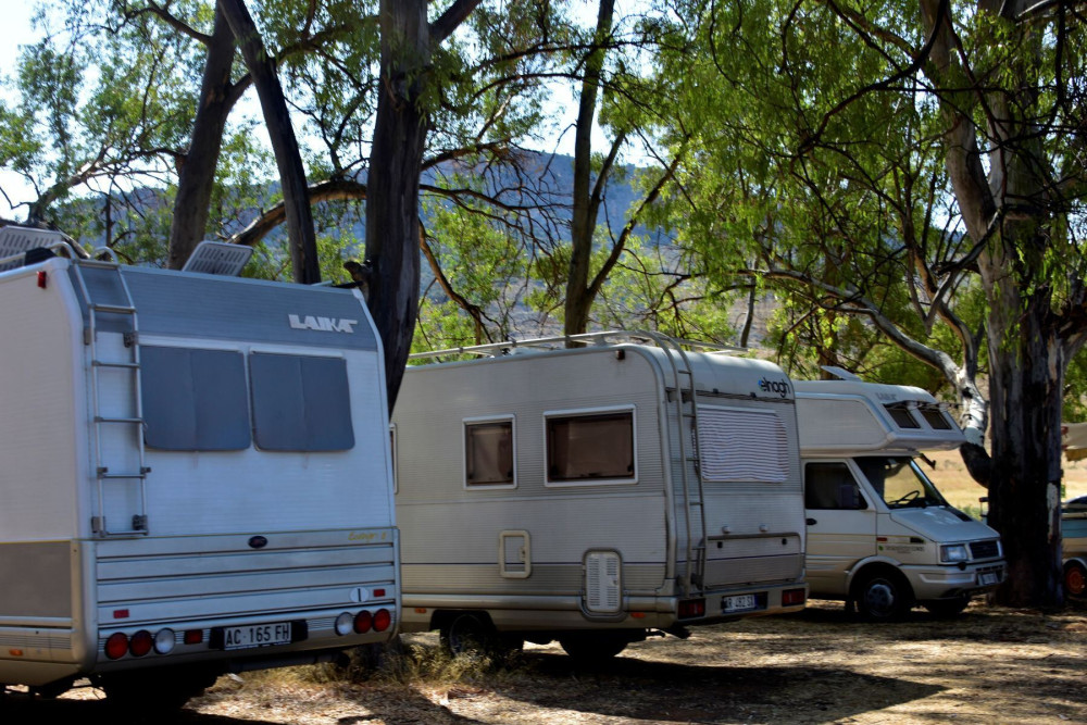 Τροχόσπιτα μόνο σε οργανωμένα camping - Περιορισμένη η στάθμευση σε κατοικημένες περιοχές