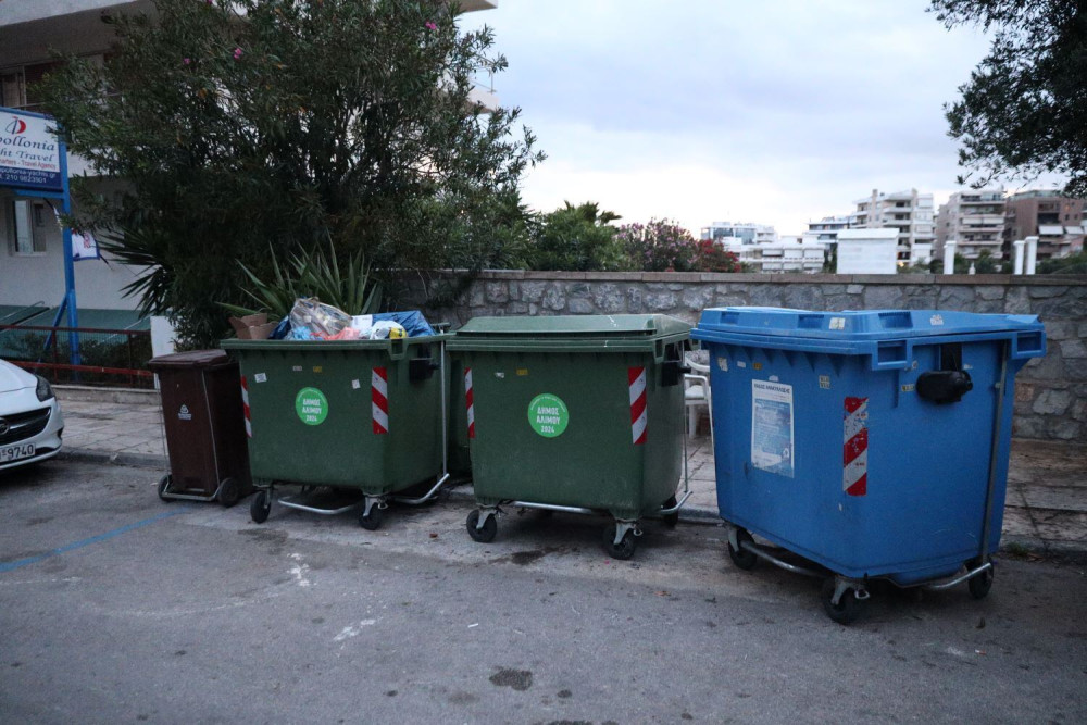 Ποινική δίωξη στη γιαγιά του βρέφους που βρέθηκε δίπλα σε κάδο σκουπιδιών στον Άλιμο