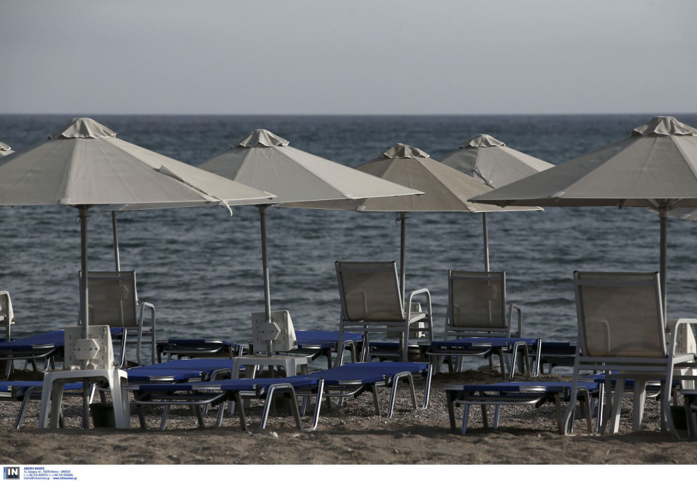 Ακτή Βουλιαγμένης: επενδυτικό ενδιαφέρον για τη μακροχρόνια μίσθωση της οργανωμένης παραλίας
