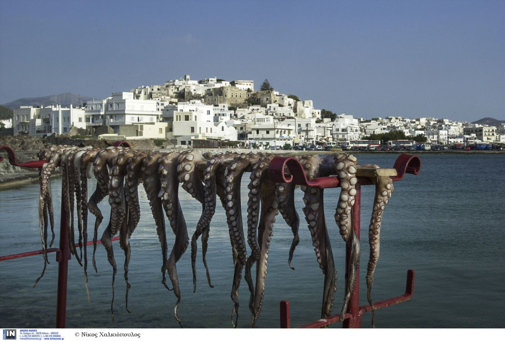 Guardian: η Νάξος στα καλύτερα μέρη της Ευρώπης με εξωτικές παραλίες