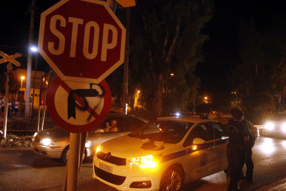 Τροχαίο δυστύχημα στη Βραυρώνα - Νεκρός 50χρονος διανομέας που συγκρούστηκε με ΙΧ