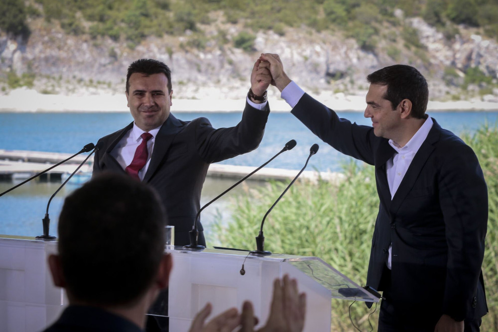 Αλέξης Τσίπρας: βαθιά διχαστικός ακόμα και στα εθνικά θέματα