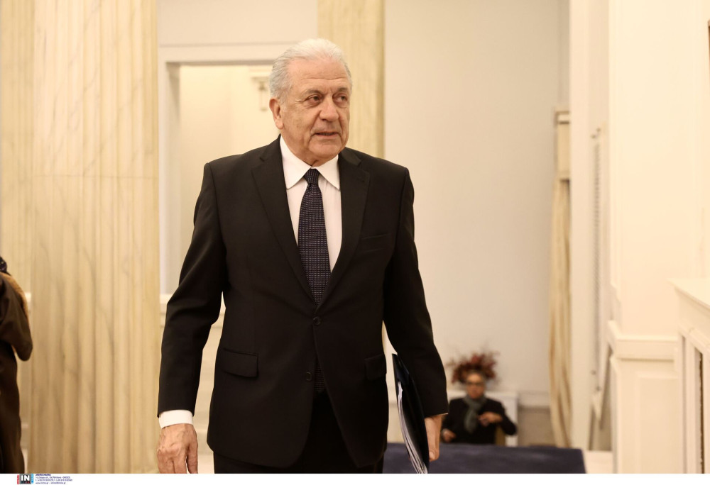 Σκευωρία Novartis: Τα μάζεψε άρον άρον ο Δεστεμπασίδης μπροστά στον Αβραμόπουλο