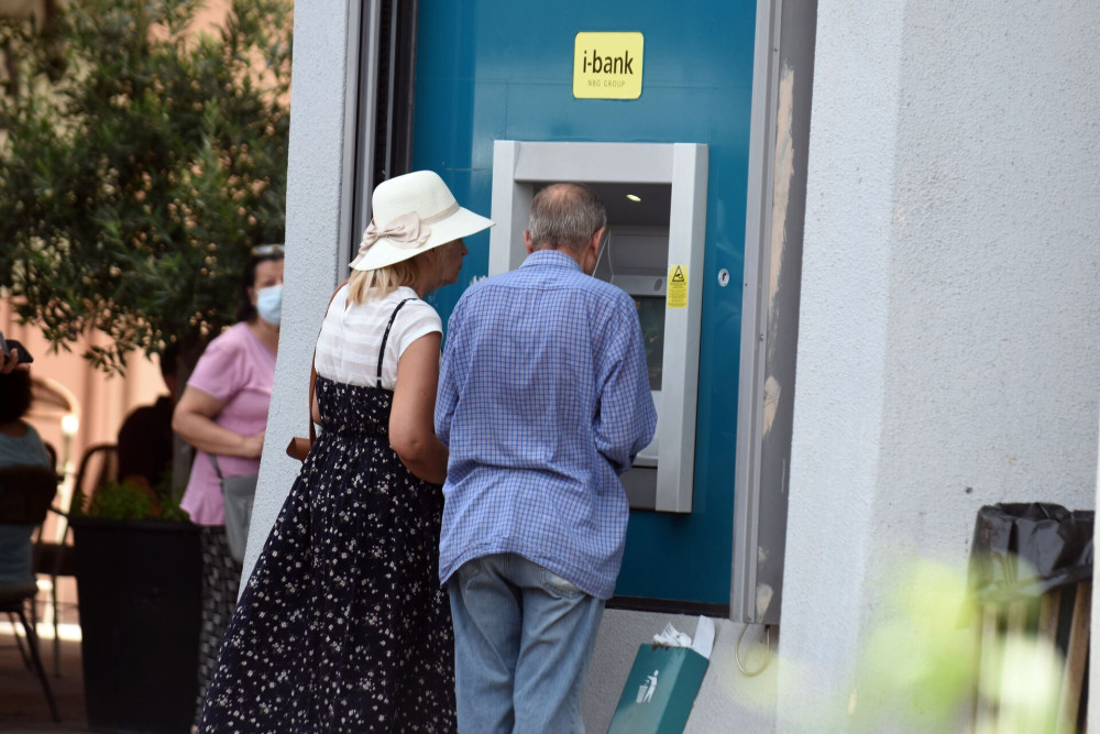 Τι ισχύει τον Αύγουστο για συντάξεις, προσωπική διαφορά και αναδρομικά
