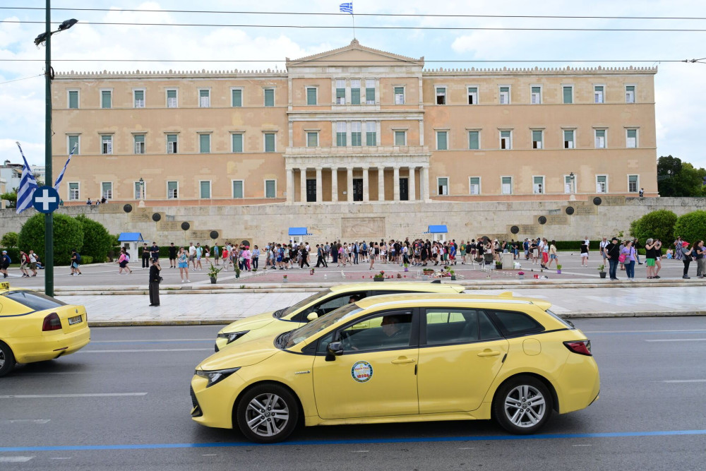 Δρόμοι κεντρικοί, κινητικότητα περιορισμένη - 48ωρη απεργία ταξί στην Αττική