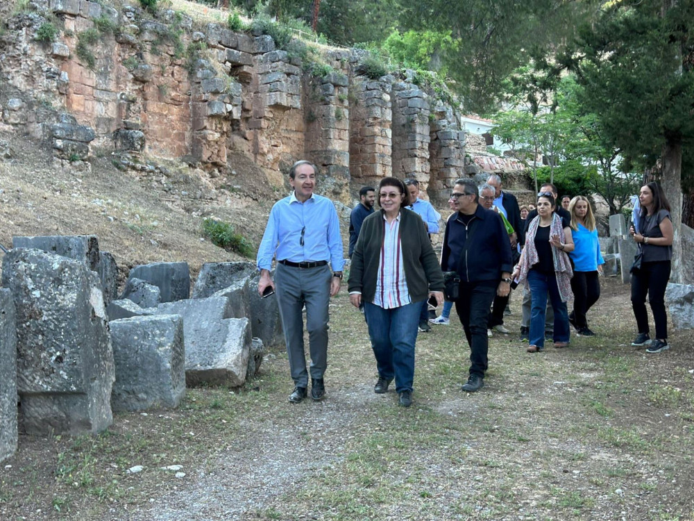 ΥΠΠΟ: θωράκιση του αρχαιολογικού χώρου των Δελφών από κεραυνικά πλήγματα