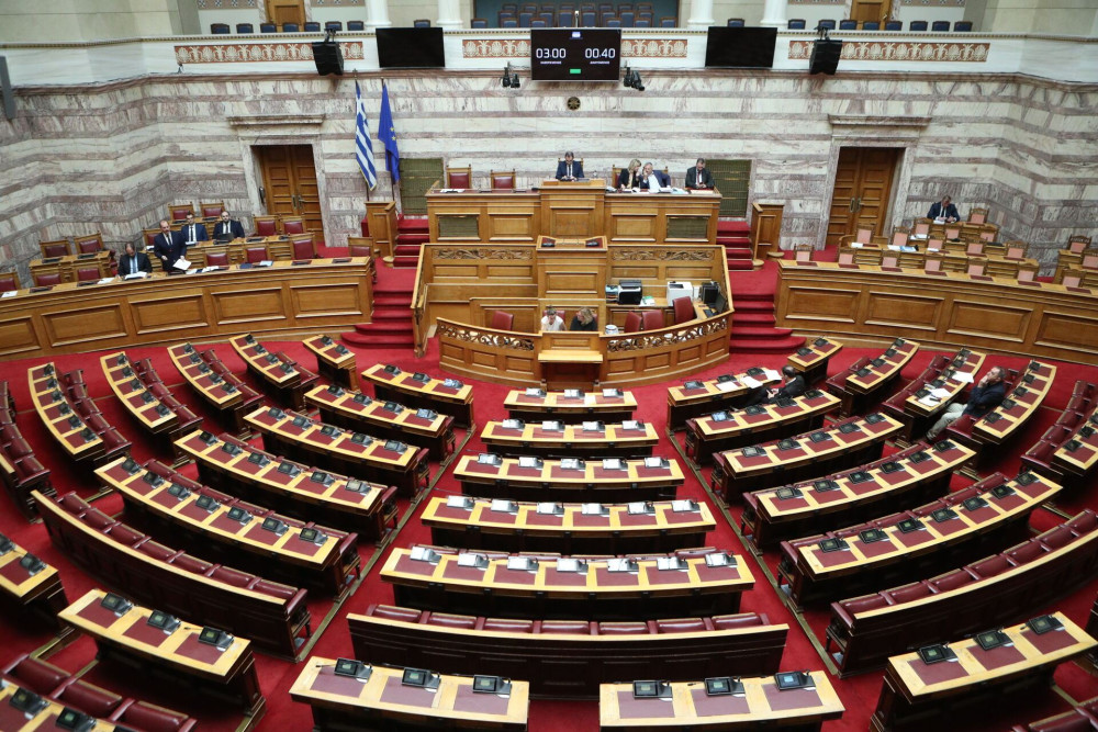 Αντιπολίτευση για Τέμπη: Ψέματα, συνωμοσίες και πολιτική ακροβασία