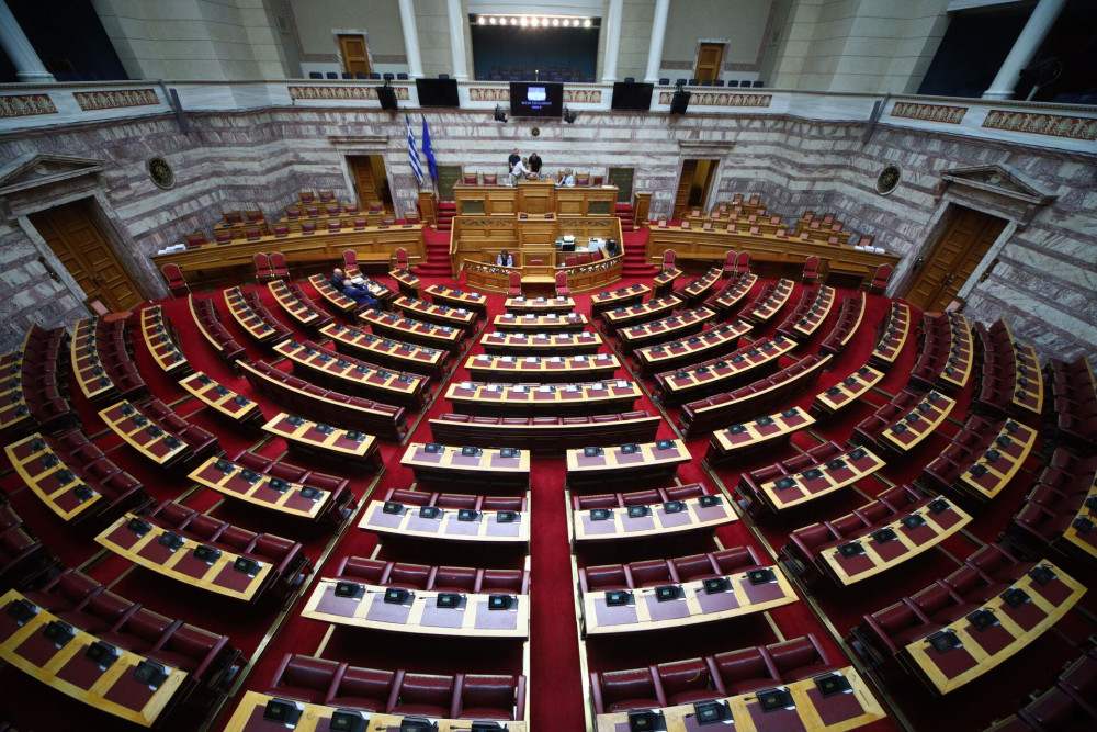 Βουλή: ψηφίστηκε το νομοσχέδιο για τον έντυπο και ηλεκτρονικό Τύπο