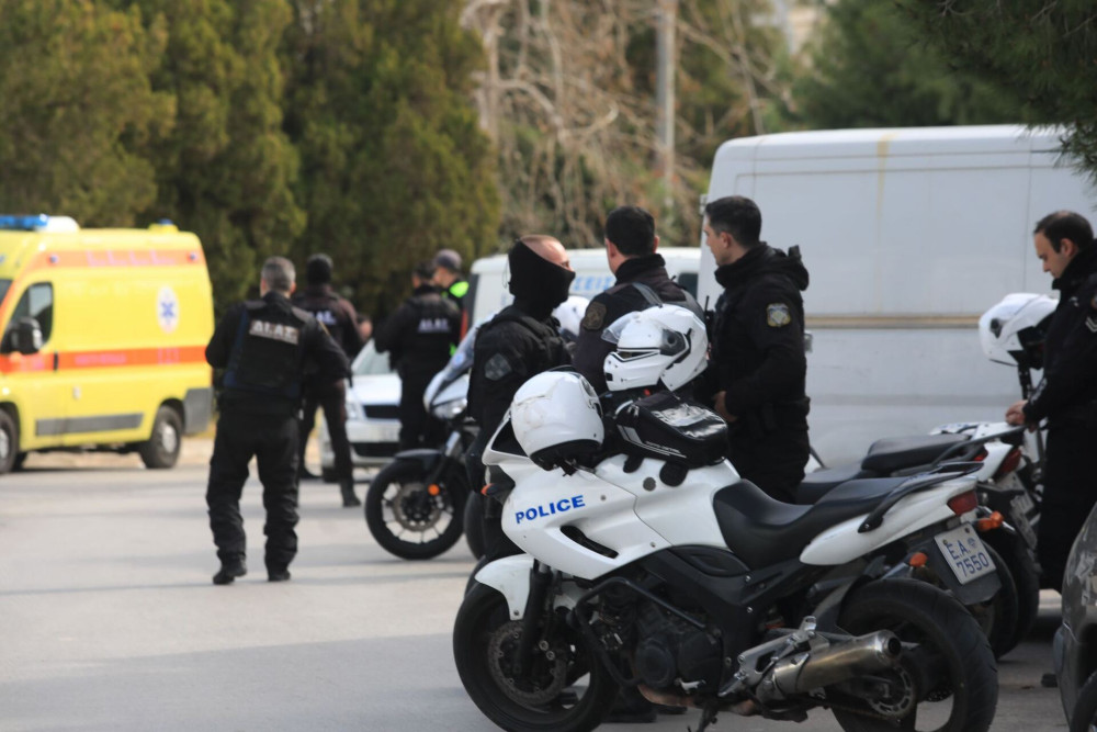 Άγριο έγκλημα στα Τρίκαλα: 18χρονος έπνιξε τη μητέρα του με πετσέτα
