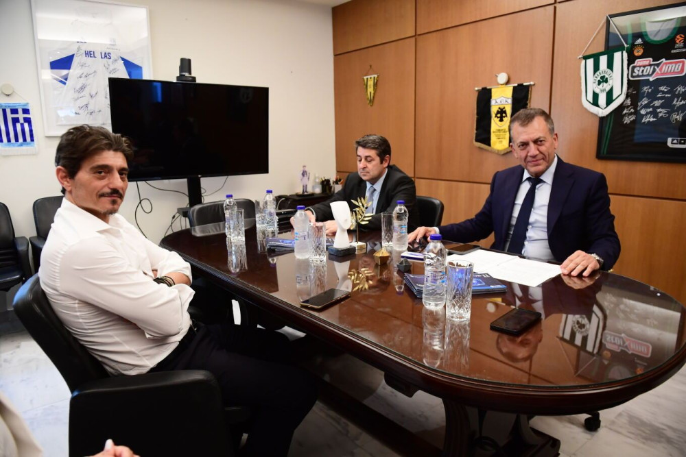 Στο γραφείο του Βρούτση ο  Γιαννακόπουλος – Αμέσως μετά αναμένονται οι αδερφοί Αγγελόπουλοι