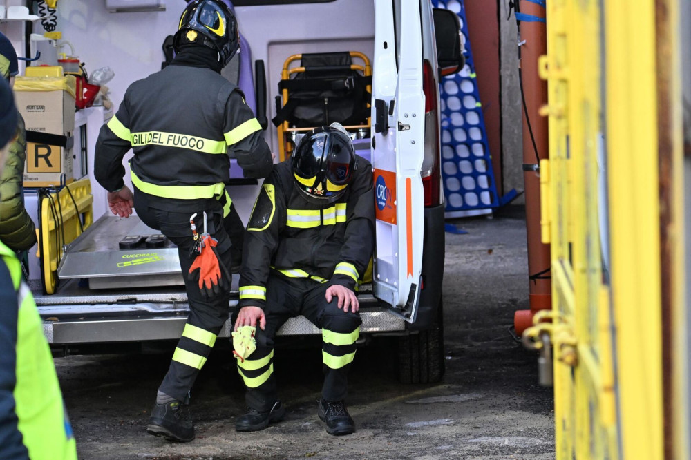 Μεγάλη φωτιά σε ιταλικό πανεπιστήμιο - Κατέρρευσε ο 2ος όροφος - Συγκλονιστικά βίντεο