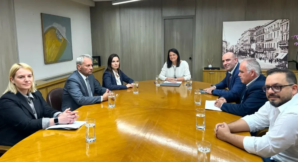 Συνάντηση Κεραμέως και Κεφαλογιάννη με ΠΟΕΕΤ - Θετικές οι επιπτώσεις της Ψηφιακής Κάρτας στον τουρισμό