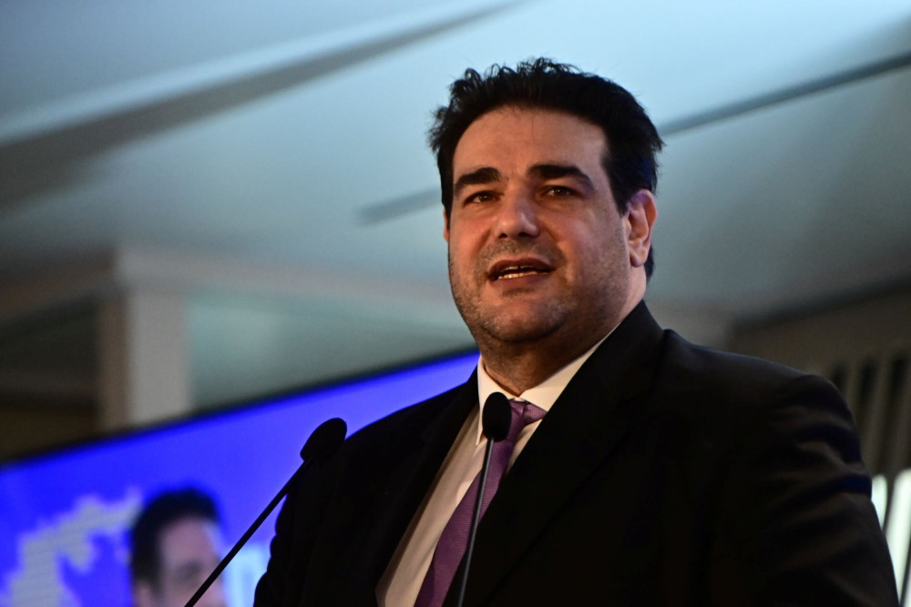 Επίσκεψη του Θεόδωρου Λιβάνιου στο υπό ανέγερση «Ιωνικό Κέντρο» στον Περισσό
