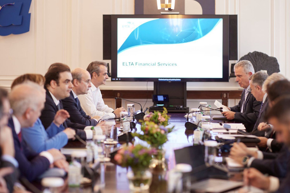 Η κυβέρνηση χαιρετίζει τη στρατηγική συμφωνία μεταξύ των ΕΛΤΑ και της Alpha Bank